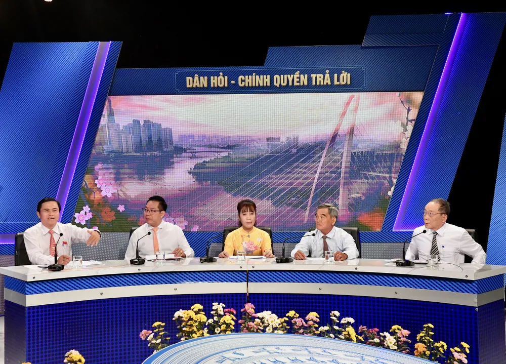 Chương trình “Dân hỏi - Chính quyền trả lời” với chủ đề “Xuân Quý Mão 2023: An vui - Nghĩa tình”. Ảnh: VIỆT DŨNG