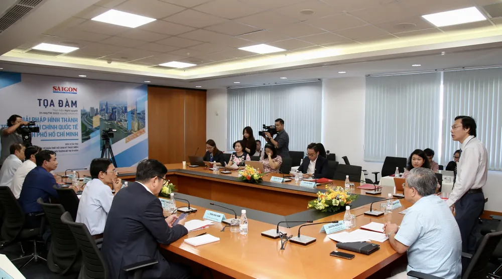 Tọa đàm “Giải pháp hình thành trung tâm tài chính quốc tế TPHCM” thu hút nhiều chuyên gia kinh tế, doanh nghiệp, ngân hàng. Ảnh: HOÀNG HÙNG Tọa đàm “Giải pháp hình thành trung tâm tài chính quốc tế TPHCM” thu hút nhiều chuyên gia kinh tế, doanh nghiệp, ngân hàng. Ảnh: HOÀNG HÙNG