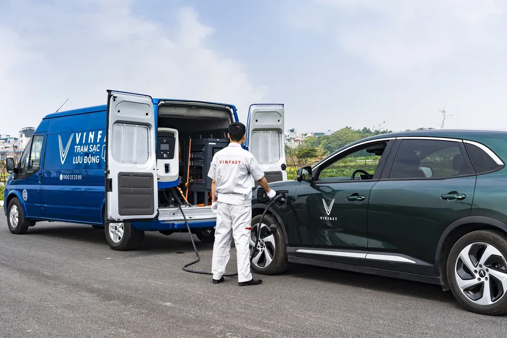 Chi phí cho 15 phút sạc bằng dịch vụ Sạc pin lưu động hiện nay chỉ 50.000 đồng/lần