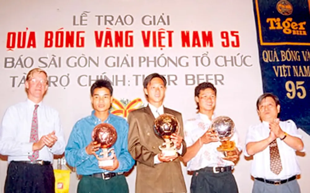 Lần trao giải đầu tiên của Giải thưởng Quả bóng vàng. Ảnh: TƯ LIỆU