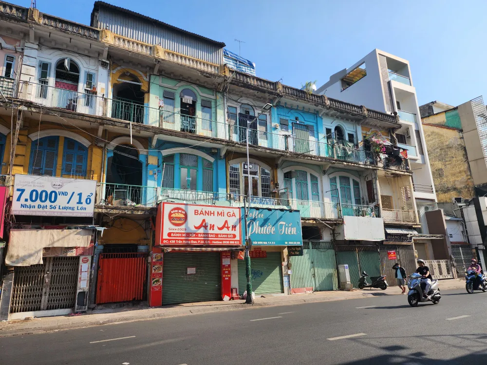 Cư dân chung cư 440 Trần Hưng Đạo đã được di chuyển đến nơi ở mới