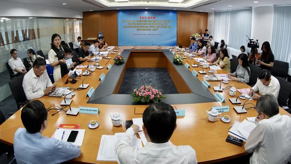 Tọa đàm “Giải pháp triển khai thực hiện hiệu quả Đề án tổ chức Phong trào thi đua sáng tạo và các Giải thưởng sáng tạo TPHCM giai đoạn 2021-2030” thu hút nhiều ý kiến đóng góp. Ảnh: HOÀNG HÙNG