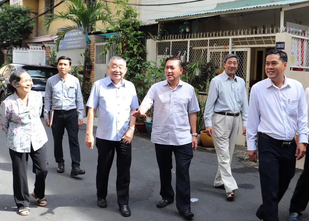 Lãnh đạo Quận ủy quận 3 (TPHCM) lắng nghe và chỉ đạo giải quyết các khó khăn của khu phố 7, phường Võ Thị Sáu, quận 3
