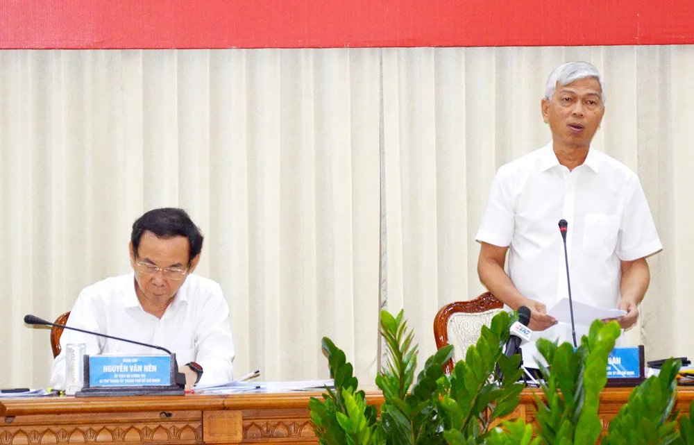 Bí thư Thành ủy TPHCM Nguyễn Văn Nên và Phó Chủ tịch UBND TPHCM Võ Văn Hoan tham dự hội nghị tại điểm cầu TPHCM. Ảnh: ĐỨC TRUNG Bí thư Thành ủy TPHCM Nguyễn Văn Nên và Phó Chủ tịch UBND TPHCM Võ Văn Hoan tham dự hội nghị tại điểm cầu TPHCM. Ảnh: ĐỨC TRUNG
