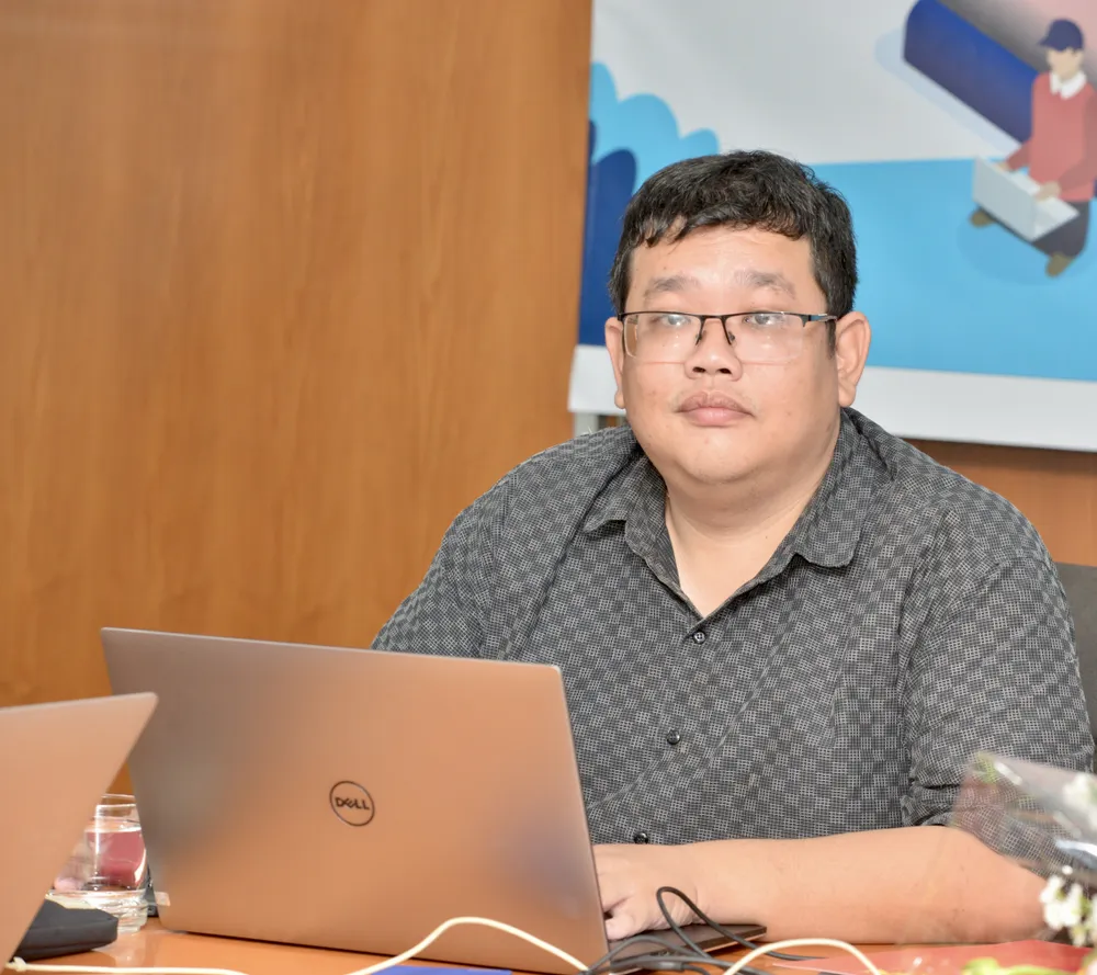 Ông Nguyễn Võ Đăng Khoa tại buổi giao lưu trực tuyến. Ảnh: CAO THĂNG Ông Nguyễn Võ Đăng Khoa tại buổi giao lưu trực tuyến. Ảnh: CAO THĂNG