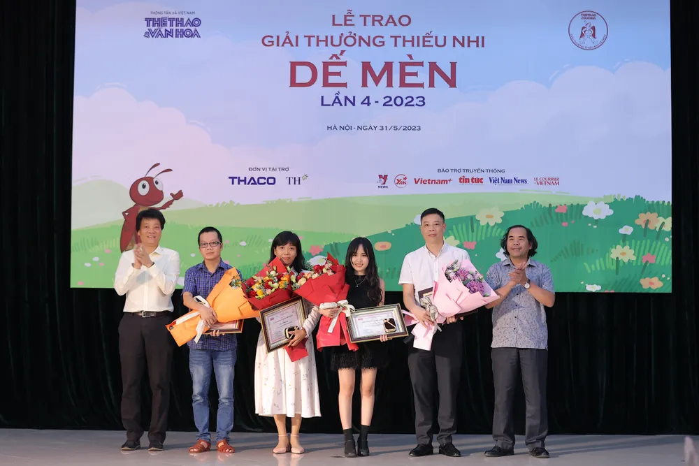 Các tác giả nhận giải thưởng dế Mèn lần thứ 4-2023