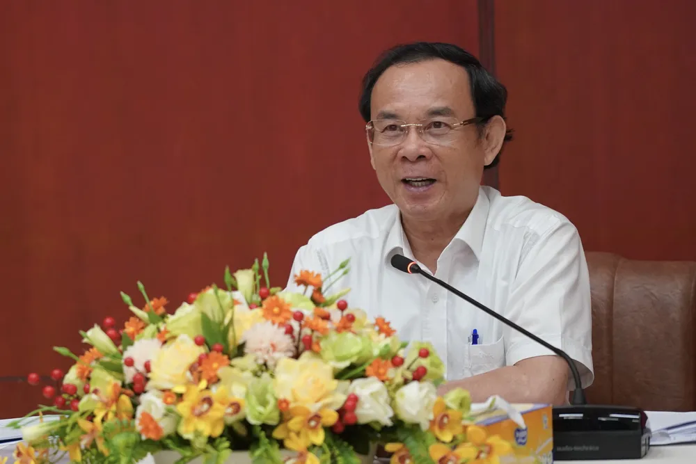 Bí thư Thành uỷ TPHCM Nguyễn Văn Nên đánh giá cao những nỗ lực của EVNHCMC. Ảnh: HOÀNG HÙNG