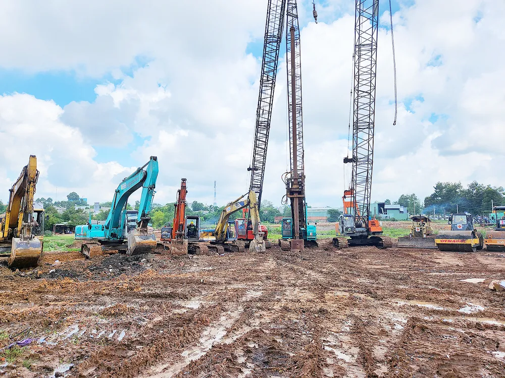 Gói thầu số 2, dự án thành phần 5 (bao gồm cả nút giao Tân Vạn và Bình Gởi) thuộc dự án đường Vành đai 3 - TPHCM qua Bình Dương được động thổ ngày 29-6. Dự án dài hơn 1,3km, với tổng vốn hơn 571 tỷ đồng