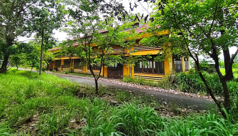 Cơ sở 2 Trường Trung cấp Kỹ thuật nông nghiệp TPHCM (số 52, đường 400, KP3, phường Tân Phú, TP Thủ Đức) bị bỏ hoang, xuống cấp. Ảnh: QUANG HUY