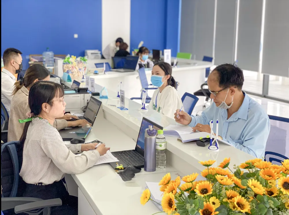 Phụ huynh, thí sinh đăng ký xét tuyển tại Trường ĐH Văn Hiến