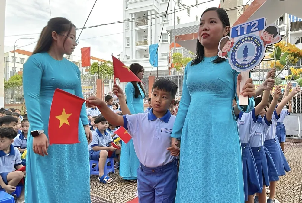 Trường Tiểu học Trần Hưng Đạo (quận 1, TPHCM) đón học sinh lớp 1. Ảnh: NGỌC QUỲNH