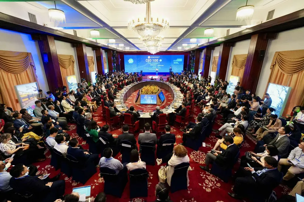 Lãnh đạo TPHCM gặp gỡ lãnh đạo các tập đoàn tại "CEO 100 Tea Connect". Ảnh: HOÀNG HÙNG Lãnh đạo TPHCM gặp gỡ lãnh đạo các tập đoàn tại "CEO 100 Tea Connect". Ảnh: HOÀNG HÙNG