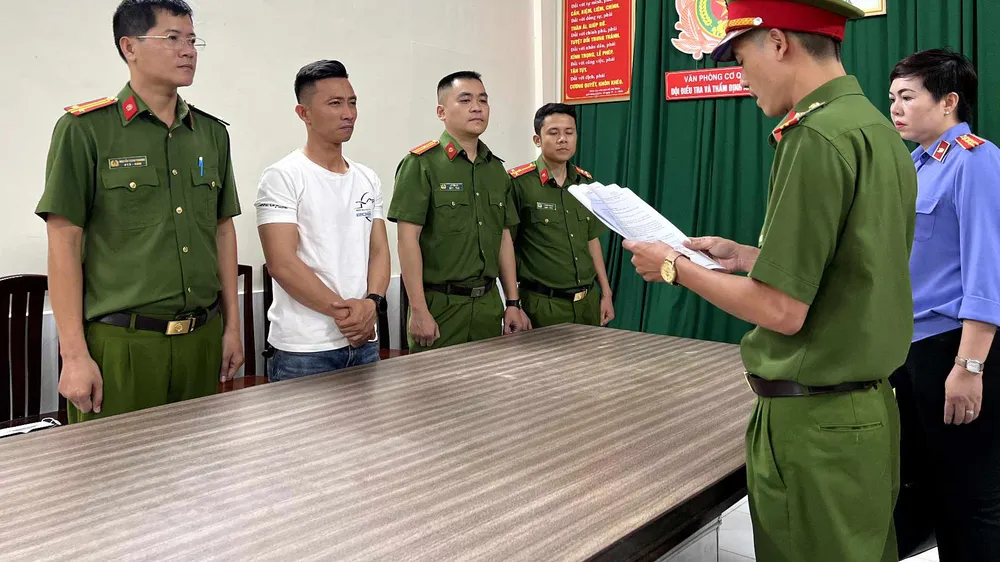 Trần Xuân Đông tại cơ quan công an. Ảnh: CACC Trần Xuân Đông tại cơ quan công an. Ảnh: CACC