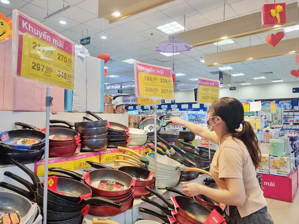 Người tiêu dùng quan tâm mua hàng khi có khuyến mãi