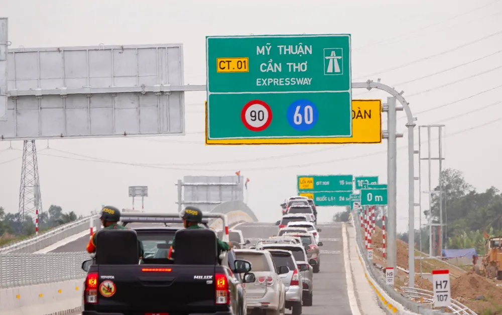 cao-toc-my-thuan-can-tho-duoc-dua-vao-su-dung-giup-thong-toan-tuyen-cao-toc-tphcm-can-tho-dai-120km-985.jpg
