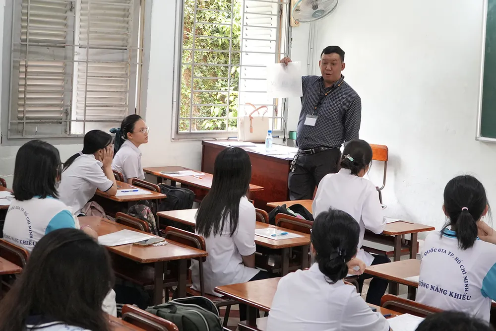 Thi TN THPT 2024- Điểm thi trường THPT chuyên Lê Hồng Phong Q5_HUN00758.jpg