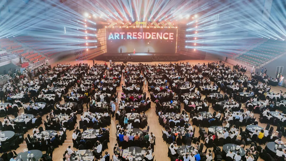 Nhà thi đấu tỉnh Hà Nam chật kín các nhà đầu tư đổ về mua căn hộ Sun Urban City..jpg