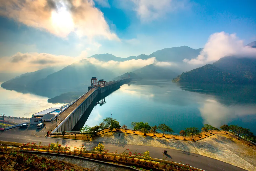 Thành tựu - Nắng sớm trên đạp thủy điện Sơn La.jpeg
