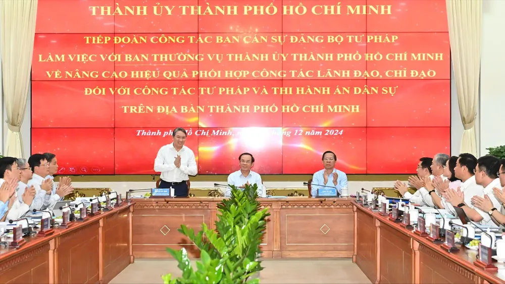 Quang cảnh buổi làm việc. Ảnh: VIỆT DŨNG