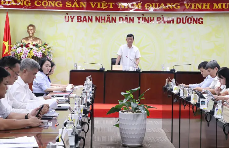 Chủ tịch UBND tỉnh Bình Dương Võ Văn Minh tại cuộc họp về giải ngân vốn đầu tư công.jpg