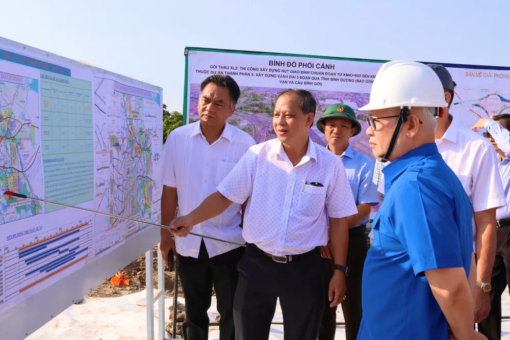 Lãnh đạo Tỉnh ủy, UBND tỉnh kiểm tra thực tế, đốc thúc giải ngân vốn đầu tư dự án Vành đai 3 TPHCM.jpg