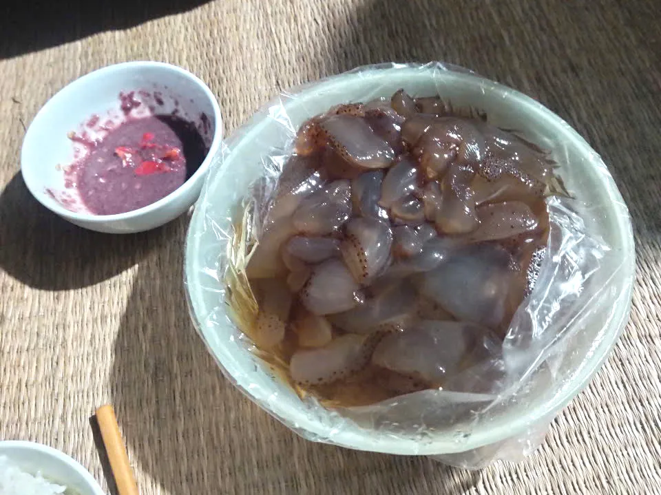 Sứa được ăn cùng ruốc (mắm tôm)