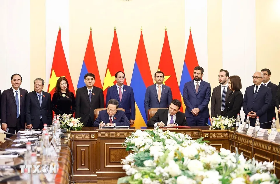 chu-tich-quoc-hoi-tran-thanh-man-hoi-dam-voi-chu-tich-quoc-hoi-armenia-alen-simonyan-0304-10.jpg