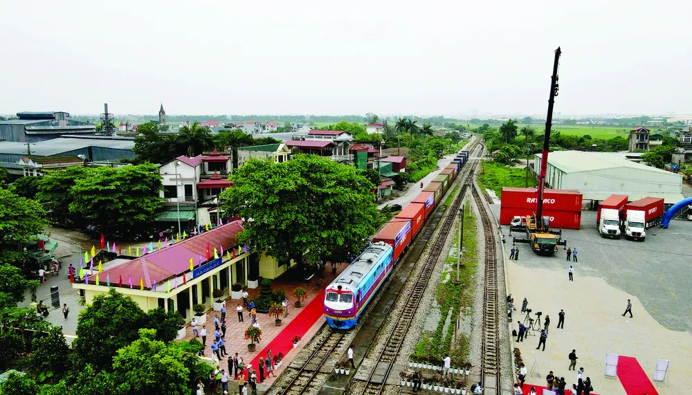Tàu liên vận chạy từ ga Cao Xá (Hải Dương) sang Trung Quốc