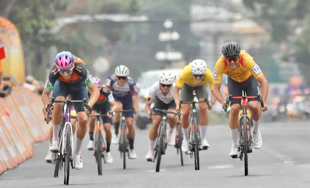 Các ngoại binh sẽ tranh chấp chiếc Áo vàng chung cuộc