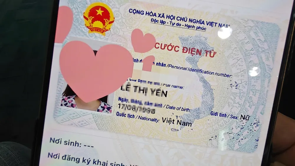 Không nên khoe hình ảnh căn cước trên VNeID lên không gian mạng