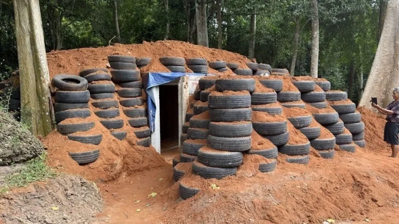 Hầm công sự do quân đội Thái Lan chuẩn bị tại khu vực Đền Ta Muen Thom ngày 23-7. Ảnh: TTXVN 