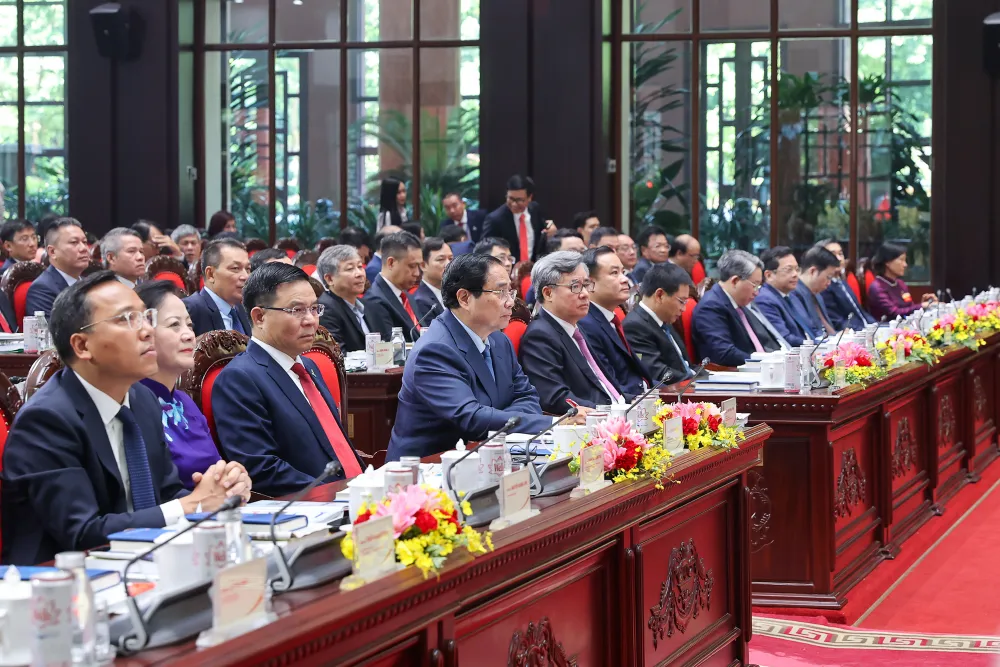 Thủ tướng Chính phủ Phạm Minh Chính và các đại biểu dự Đại hội đại biểu Đảng bộ Tập đoàn Công nghiệp – Năng lượng Quốc gia Việt Nam. Ảnh: VGP 