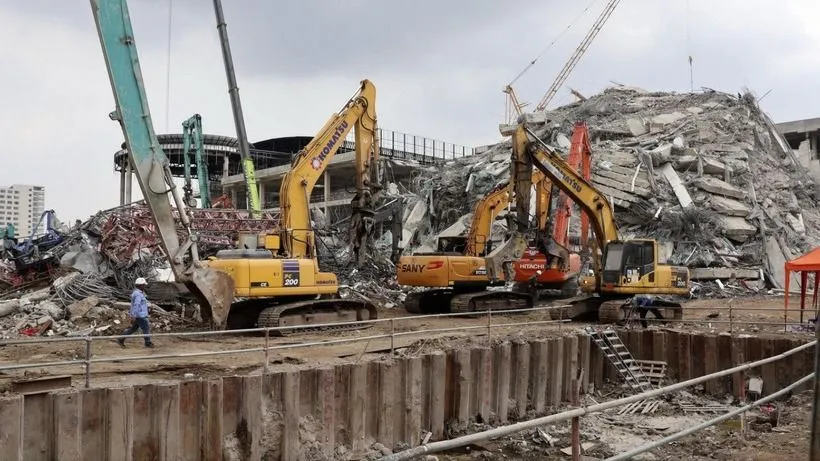 Tòa nhà bị sập tại thủ đô Bangkok, Thái Lan, do ảnh hưởng của trận động đất ở Myanmar. Ảnh: TTXVN