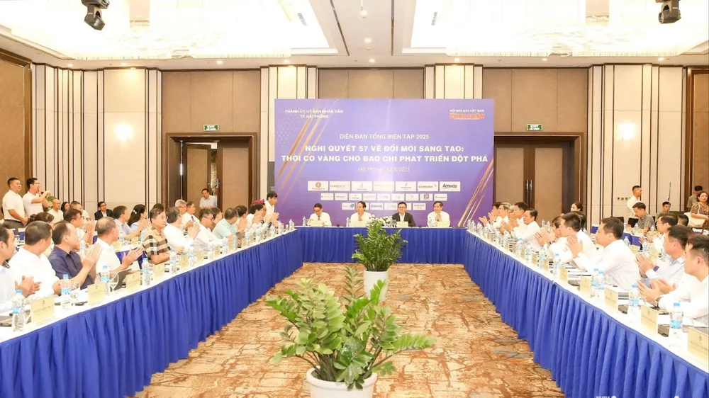 Quang cảnh diễn đàn