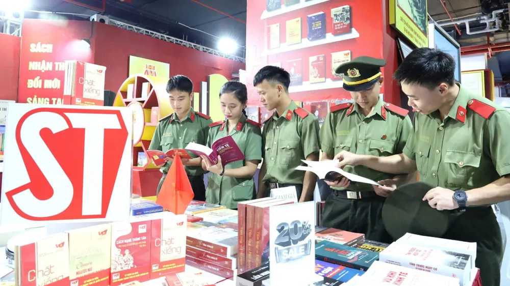 Hai ấn phẩm ý nghĩa chào mừng 80 năm Quốc khánh 2-9