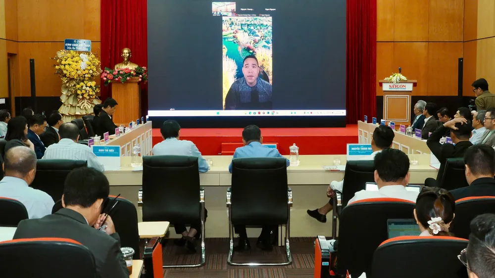 Quang cảnh phiên thảo luận kết nối với chuyên gia tại Mỹ. Ảnh: HOÀNG HÙNG