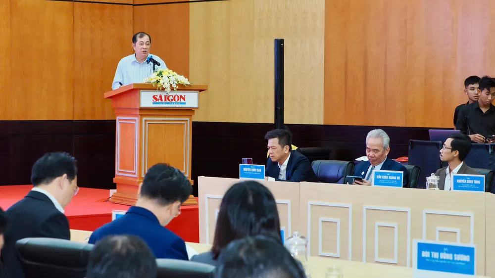 Nhiều chuyên gia, doanh nghiệp chia sẻ câu chuyện tại hội thảo. Ảnh: HOÀNG HÙNG