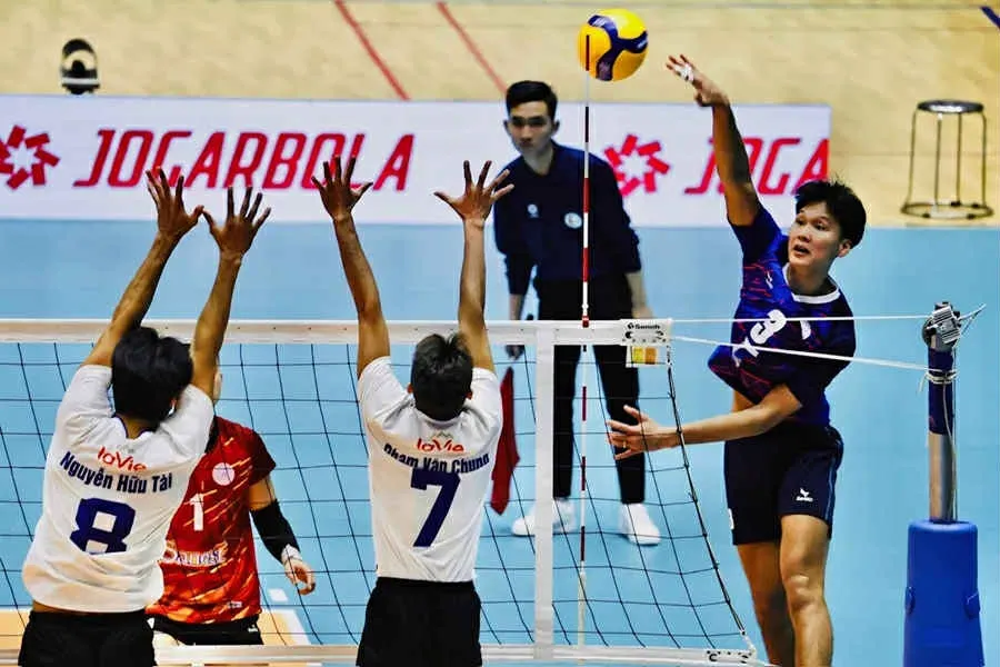 Các vận động viên thi đấu ở giải VĐQG.