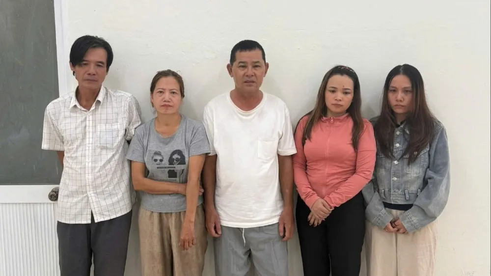 Các đối tượng tại cơ quan điều tra. Ảnh: CACC