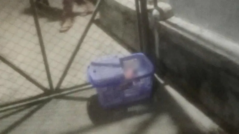 Cháu bé sơ sinh bị bỏ rơi phía sau ngôi miếu, phường Ninh Hòa, tỉnh Khánh Hòa