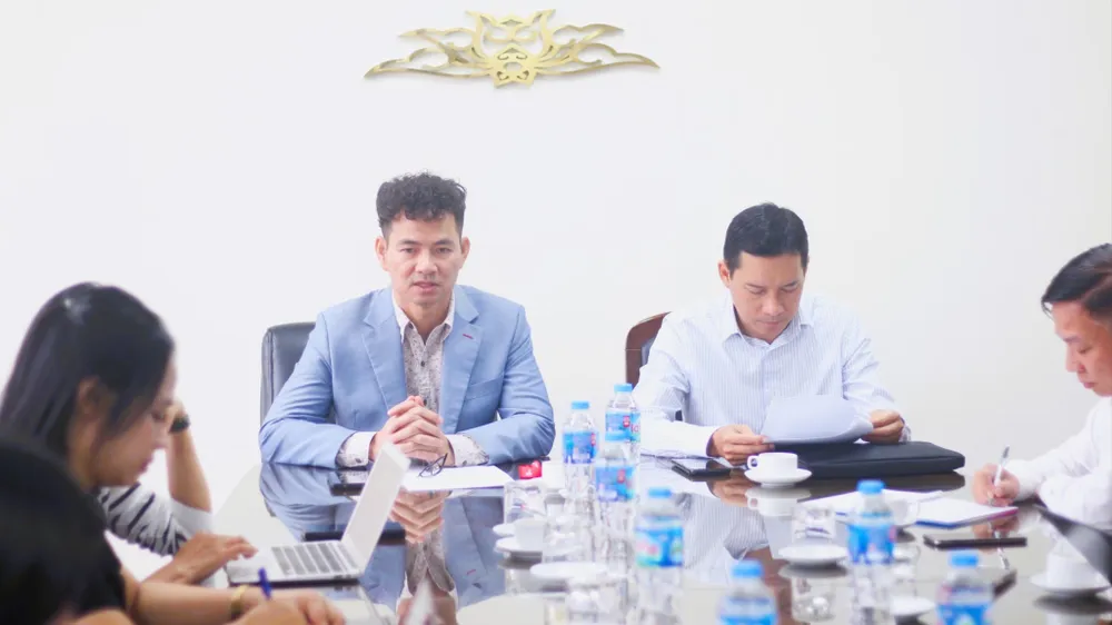 Cục Nghệ thuật biểu diễn cùng Cục Phát thanh, truyền hình và thông tin điện tử (Bộ VH-TT-DL) họp tại Hà Nội