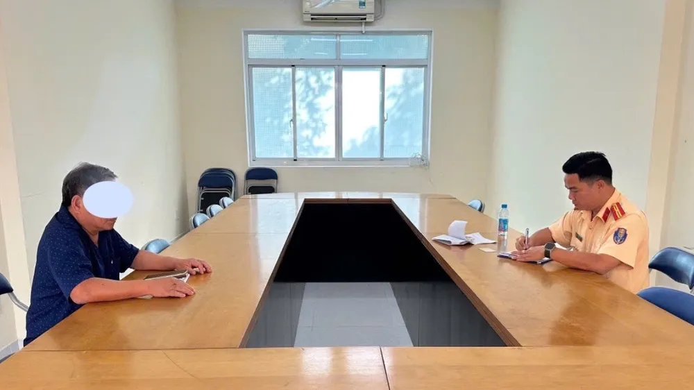 CSGT làm việc với ông M vào chiều 18-11