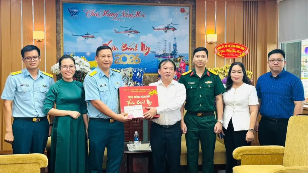 Đoàn đại biểu TPHCM đã đến thăm, chúc tết tại Công ty Trực thăng Miền Nam