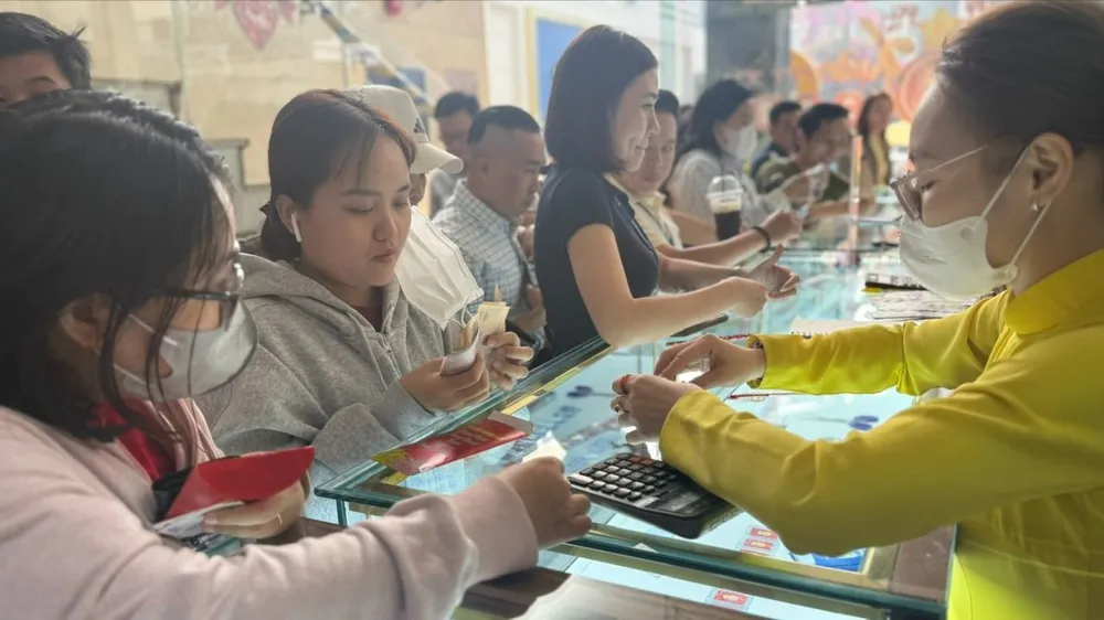 Chiều 9-2, giá vàng trong nước giảm 