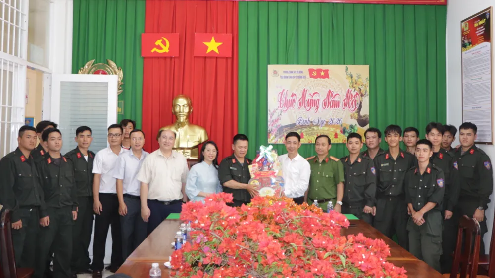 Phường Rạch Dừa thăm, chúc tết các đơn vị đặc thù