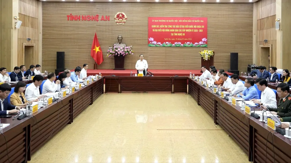 Chủ tịch Quốc hội Trần Thanh Mẫn, Chủ tịch Hội đồng Bầu cử quốc gia tại buổi làm việc với Ủy ban Bầu cử tỉnh Nghệ An