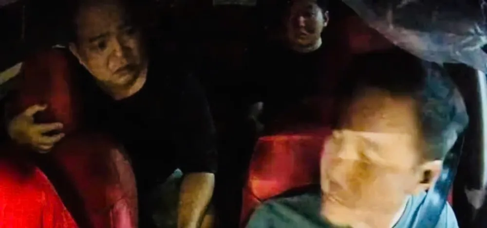 Nhạc sĩ Minh Khang có những lời nói thiếu tôn trọng với tài xế xe công nghệ. Ảnh chụp từ clip