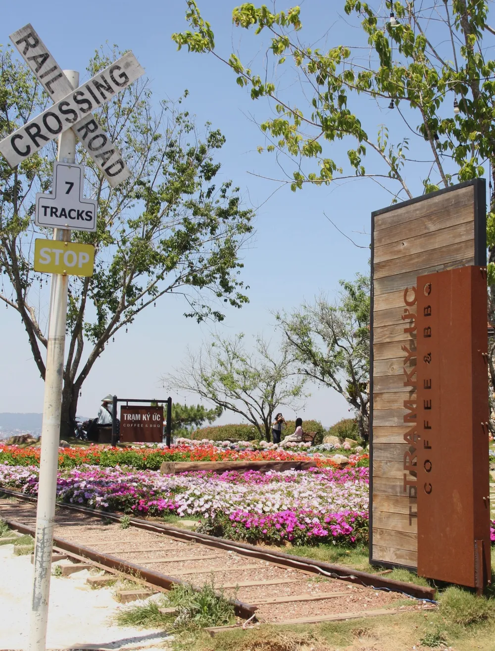 Đoạn đường ray x.jpg