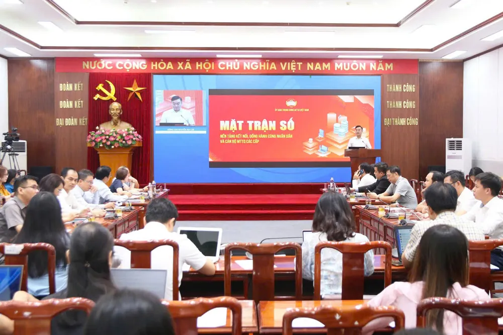 Hệ thống Mặt trận Tổ quốc đẩy mạnh việc triển khai nền tảng “Mặt trận số”. Ảnh: DIỆP HƯƠNG