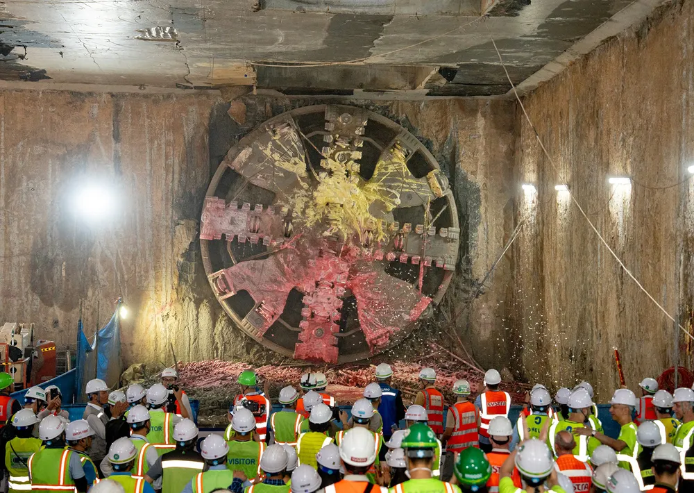 Máy khoan ngầm TBM đang thi công tuyến ngầm của metro Nhổn - ga Hà Nội